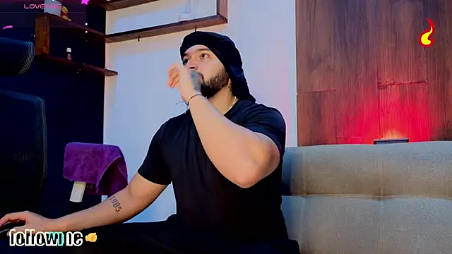 Snapshot of Andrew_Brown chatting on 11.29.25 Andrew Brown online show from 11.29.25