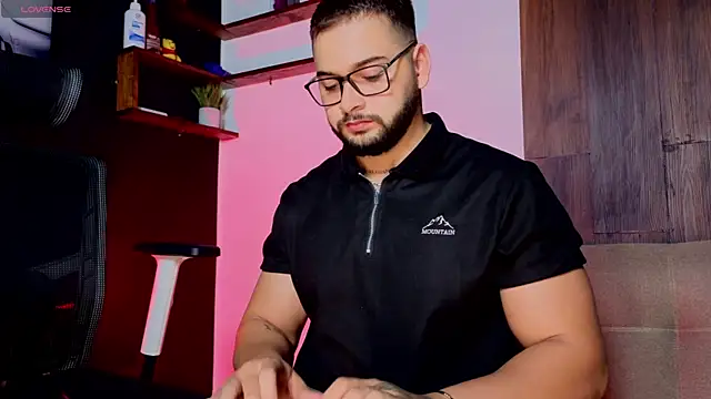 Snapshot of Andrew_Brown chatting on 12.02.25 Andrew Brown online show from 12.02.25