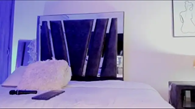 HollyEvanz online show from 01.14.26