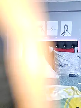 Snapshot of Toya_P chatting on 02.02.25 Toya P online show from 02.02.25