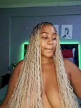 Snapshot of Toya_P chatting on 03.04.25 Toya P online show from 03.04.25