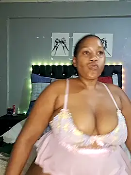 Snapshot of Toya_P chatting on 11.04.25 Toya P online show from 11.04.25