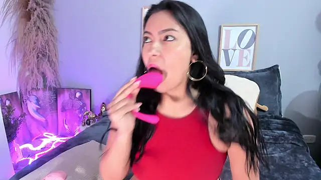 Snapshot of kissacute chatting on 12.15.24 kissacute online show from 12.15.24