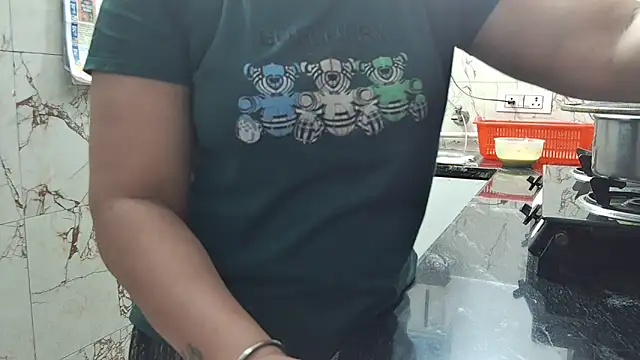bhabhisexxy 880 online show from 05.25.26