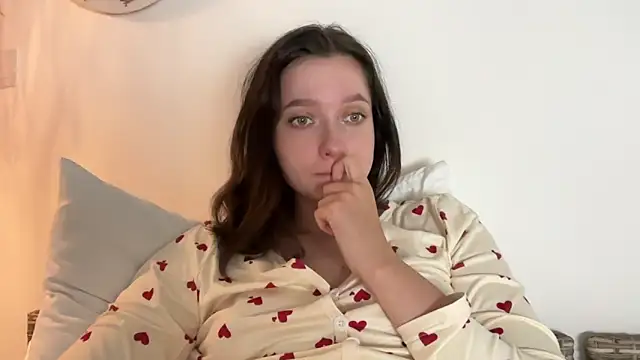 Snapshot of _liatris_ chatting on 12.28.24  liatris  online show from 12.28.24