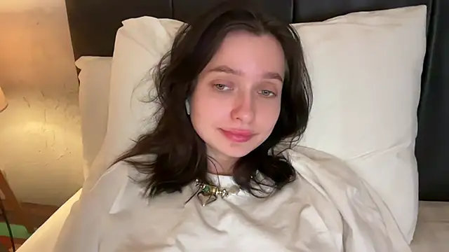 Snapshot of _liatris_ chatting on 01.10.25  liatris  online show from 01.10.25