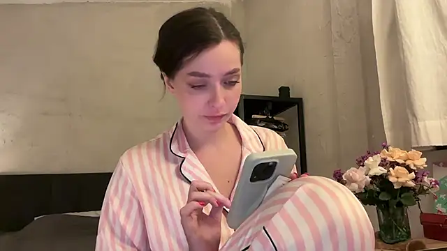 Snapshot of _liatris_ chatting on 03.08.25  liatris  online show from 03.08.25