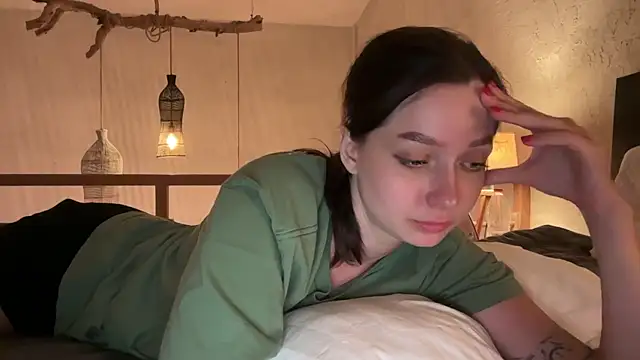 Snapshot of _liatris_ chatting on 03.13.25  liatris  online show from 03.13.25