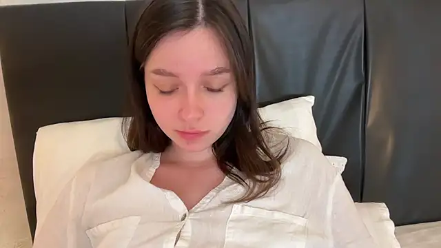 Snapshot of _liatris_ chatting on 03.14.25  liatris  online show from 03.14.25