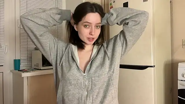 Snapshot of _liatris_ chatting on 09.16.25  liatris  online show from 09.16.25