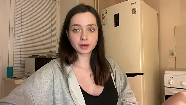 Snapshot of _liatris_ chatting on 09.17.25  liatris  online show from 09.17.25