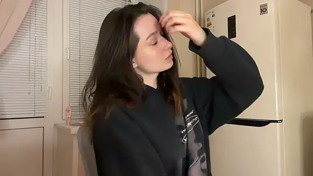 Snapshot of _liatris_ chatting on 10.03.25  liatris  online show from 10.03.25