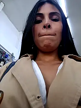 Snapshot of Astrid-- chatting on 01.17.25 Astrid-- online show from 01.17.25