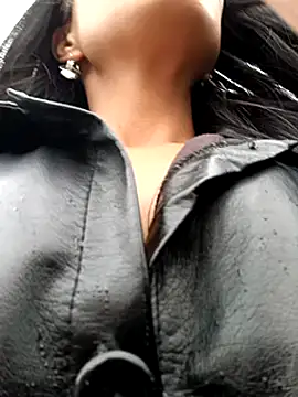 Snapshot of Astrid-- chatting on 02.12.25 Astrid-- online show from 02.12.25