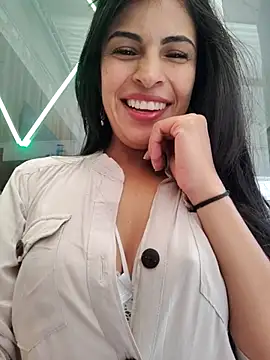 Snapshot of Astrid-- chatting on 10.17.25 Astrid-- online show from 10.17.25