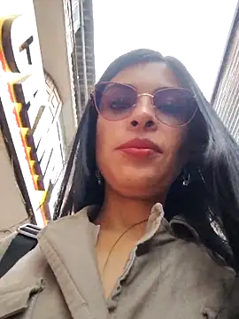 Snapshot of Astrid-- chatting on 12.05.25 Astrid-- online show from 12.05.25