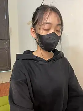 Snapshot of DA-EUN chatting on 12.11.24 DA-EUN online show from 12.11.24