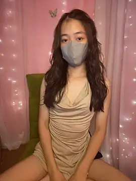 Snapshot of DA-EUN chatting on 09.17.25 DA-EUN online show from 09.17.25