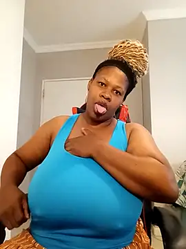 Snapshot of bustylisa1983 chatting on 01.20.25 bustylisa1983 online show from 01.20.25