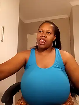 Snapshot of bustylisa1983 chatting on 02.04.25 bustylisa1983 online show from 02.04.25