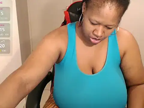 Snapshot of bustylisa1983 chatting on 02.07.25 bustylisa1983 online show from 02.07.25