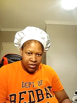 Snapshot of bustylisa1983 chatting on 02.25.25 bustylisa1983 online show from 02.25.25