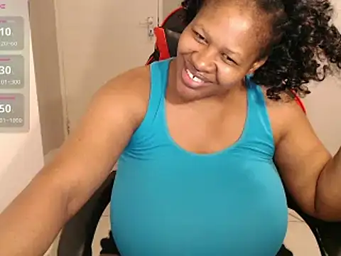 Snapshot of bustylisa1983 chatting on 03.02.25 bustylisa1983 online show from 03.02.25