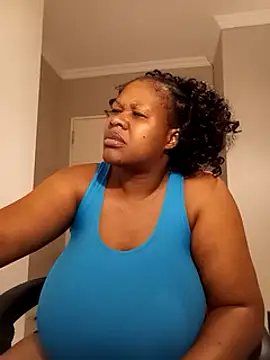 Snapshot of bustylisa1983 chatting on 03.03.25 bustylisa1983 online show from 03.03.25