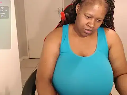 Snapshot of bustylisa1983 chatting on 03.10.25 bustylisa1983 online show from 03.10.25