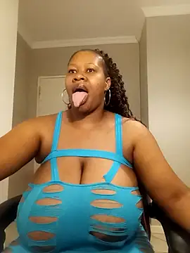 Snapshot of bustylisa1983 chatting on 03.11.25 bustylisa1983 online show from 03.11.25