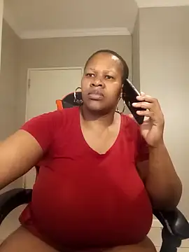 Snapshot of bustylisa1983 chatting on 09.21.25 bustylisa1983 online show from 09.21.25