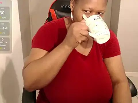 Snapshot of bustylisa1983 chatting on 10.02.25 bustylisa1983 online show from 10.02.25