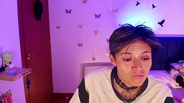 9 Fernanda 9 online show from 11.22.25