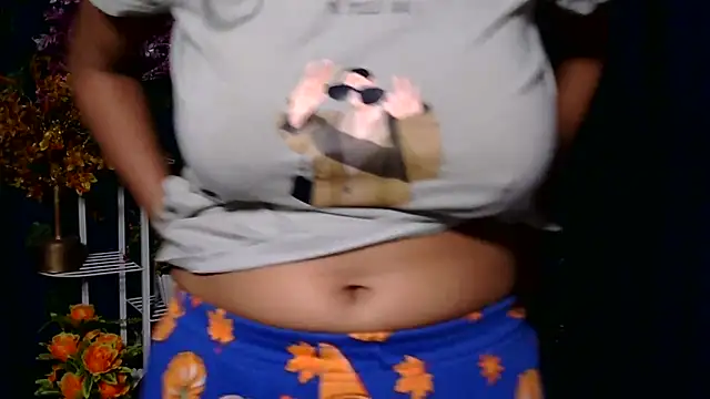 Snapshot of sexy-simmy chatting on 10.02.25 sexy-simmy online show from 10.02.25