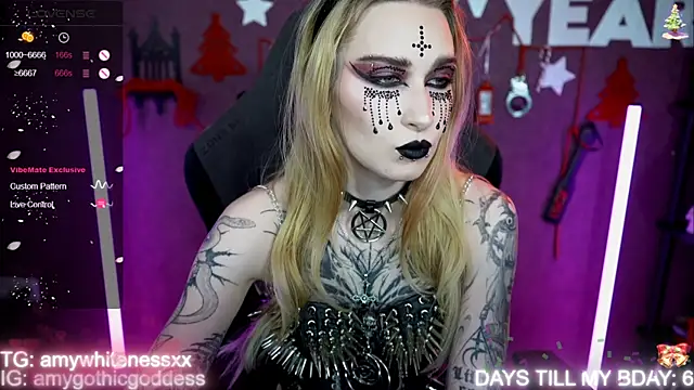 Snapshot of amywhitenessxx chatting on 12.19.25 amywhitenessxx online show from 12.19.25
