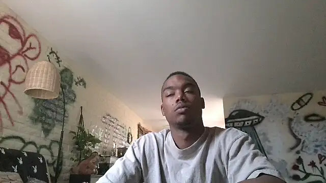 Shhhtrey0375 online show from 06.13.26