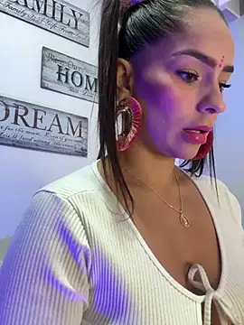 Mau White online show from 01.05.25