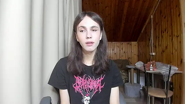 Snapshot of fcherthth chatting on 12.21.24 fcherthth online show from 12.21.24