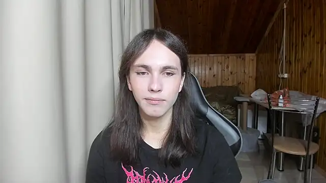 Snapshot of fcherthth chatting on 12.22.24 fcherthth online show from 12.22.24