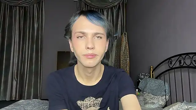 Snapshot of fcherthth chatting on 12.14.25 fcherthth online show from 12.14.25