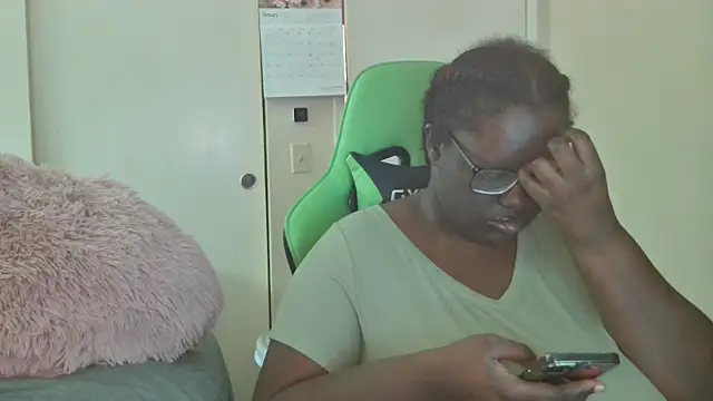 Snapshot of Yagurl__west chatting on 01.14.25 Yagurl west online show from 01.14.25