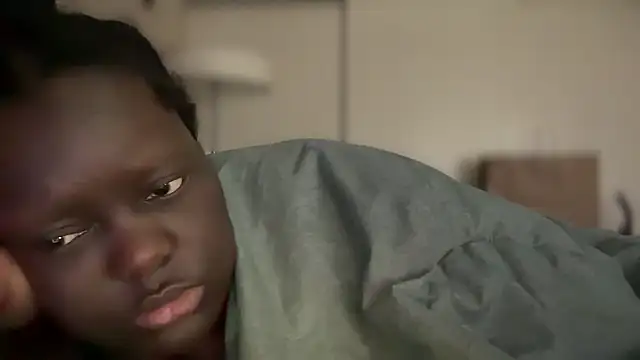 Snapshot of Yagurl__west chatting on 01.22.25 Yagurl west online show from 01.22.25