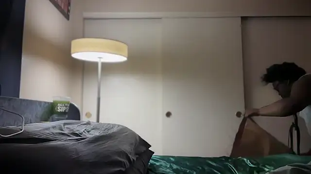 Snapshot of Yagurl__west chatting on 02.04.25 Yagurl west online show from 02.04.25