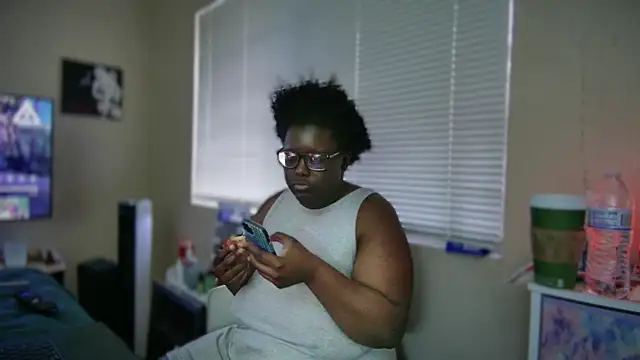 Snapshot of Yagurl__west chatting on 02.06.25 Yagurl west online show from 02.06.25