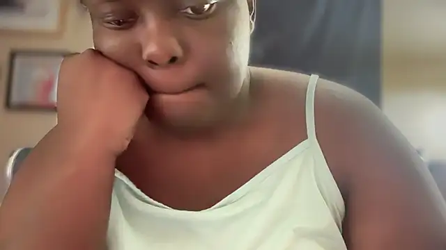 Snapshot of Yagurl__west chatting on 03.01.25 Yagurl west online show from 03.01.25