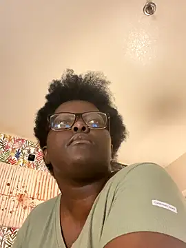 Snapshot of Yagurl__west chatting on 11.07.25 Yagurl west online show from 11.07.25