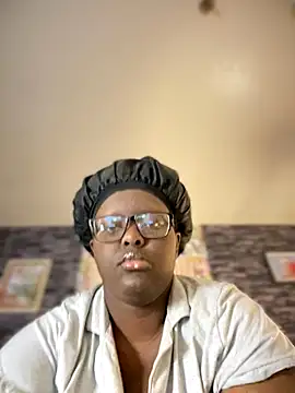 Yagurl  west online show from 11.21.25