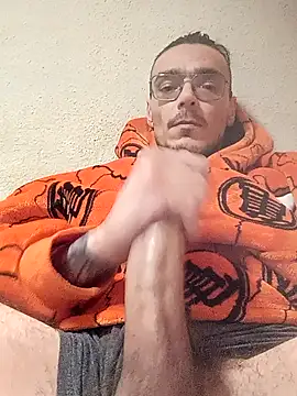 Snapshot of juannjose chatting on 12.22.24 juannjose online show from 12.22.24