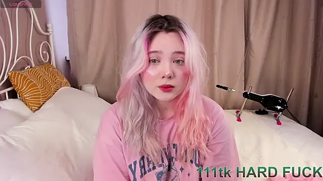 Snapshot of __KawaiiYuki__ chatting on 01.19.25 KawaiiYuki online show from 01.19.25