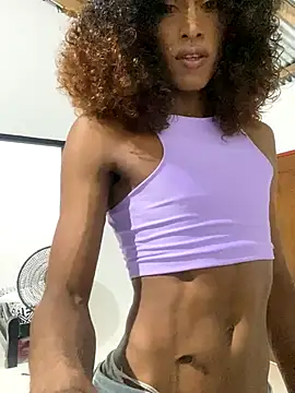 Snapshot of lau_sil chatting on 11.19.25 lau sil online show from 11.19.25